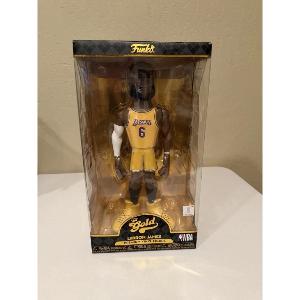 Funko Vinyl Gold 12 in: Lebron James
